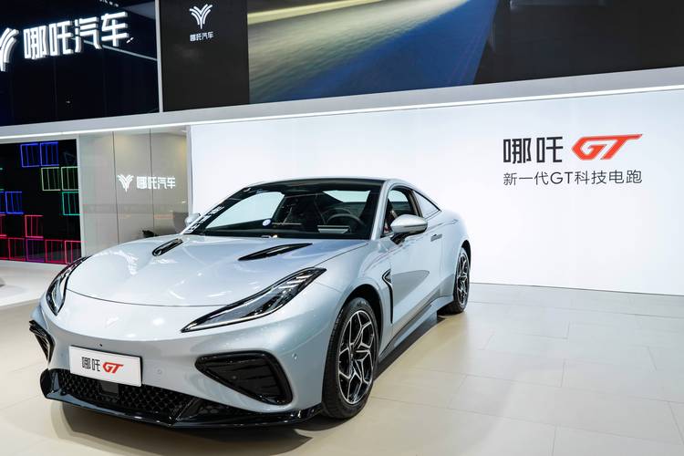 佛山高明区超辉远企业管理咨询哪吒汽车在智能汽车领域的表现，领途汽车在新能源汽车市场中的影响力